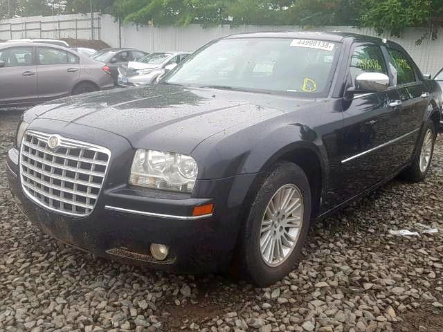 2C3CA4CD3AH208990 - 2010 CHRYSLER 300 TOURIN BLACK photo 2