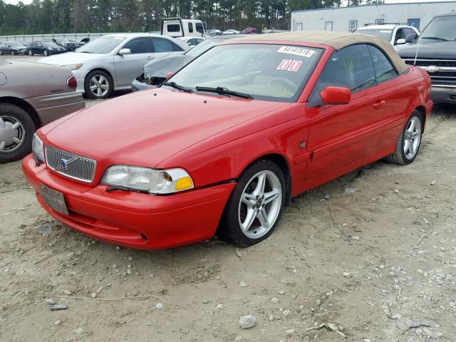 YV1NC53D22J031685 - 2002 VOLVO C70 RED photo 2