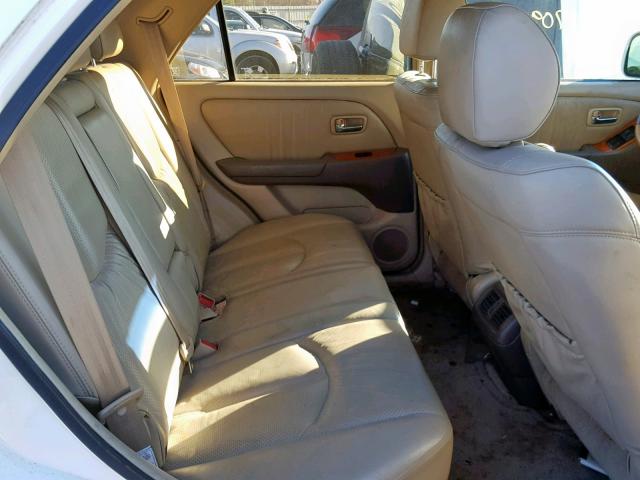 JTJGF10U320136922 - 2002 LEXUS RX 300 WHITE photo 6