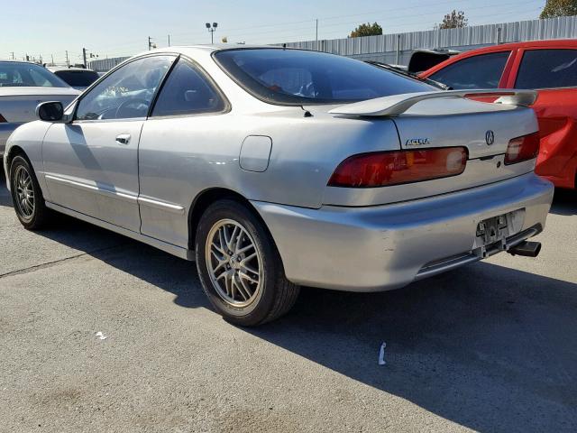 JH4DC4468YS010840 - 2000 ACURA INTEGRA GS SILVER photo 3