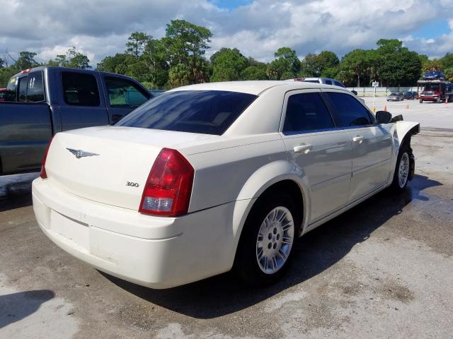 2C3JA43R85H543316 - 2005 CHRYSLER 300 BEIGE photo 4