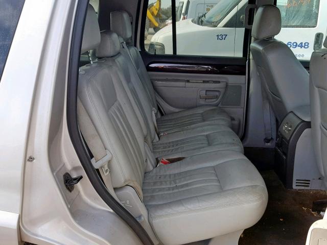 5LMEU88H05ZJ16135 - 2005 LINCOLN AVIATOR 银色 照片 6