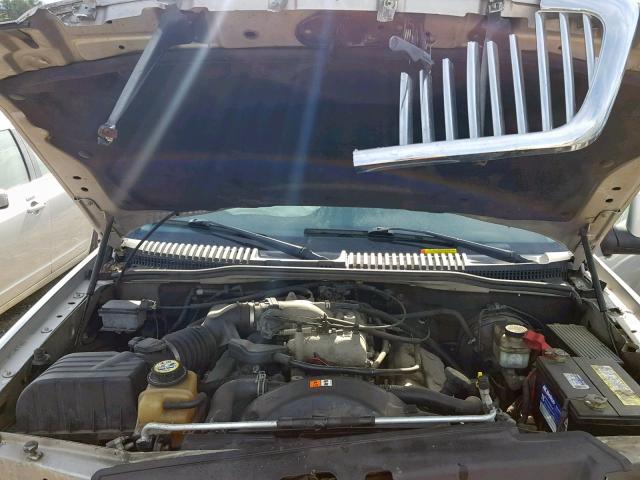 5LMEU88H05ZJ16135 - 2005 LINCOLN AVIATOR 银色 照片 7