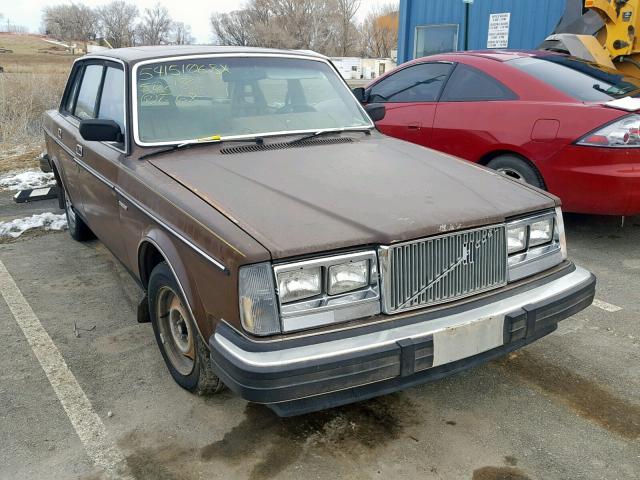 YV1BX6947B1116879 - 1981 VOLVO 264 BROWN photo 1