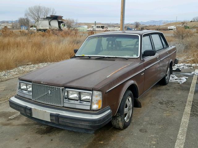 YV1BX6947B1116879 - 1981 VOLVO 264 BROWN photo 2