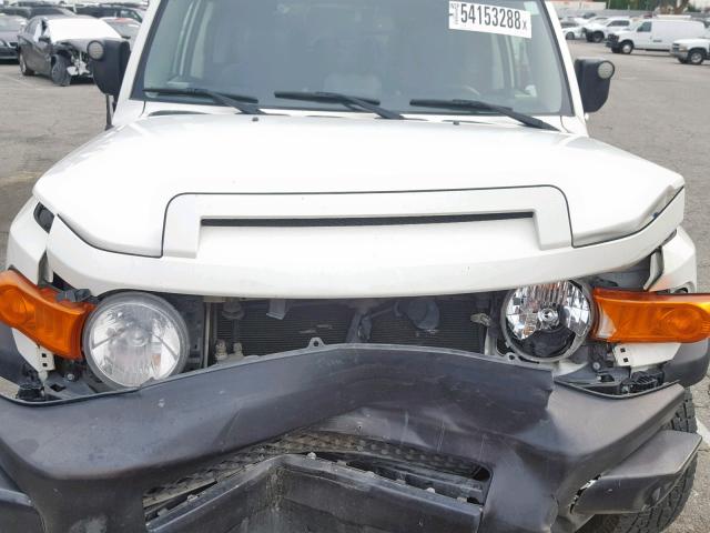 JTEBU4BF6DK149119 - 2013 TOYOTA FJ CRUISER WHITE photo 7