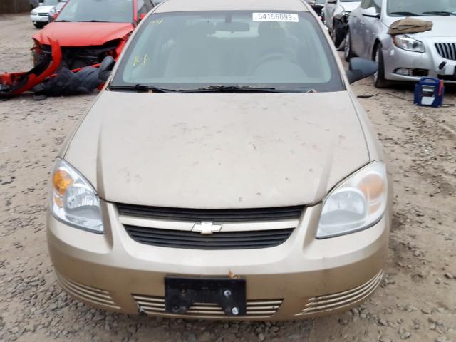 1G1AK52F457590644 - 2005 CHEVROLET COBALT TAN photo 9