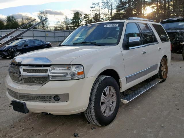 5LMFU28558LJ18414 - 2008 LINCOLN NAVIGATOR WHITE photo 2