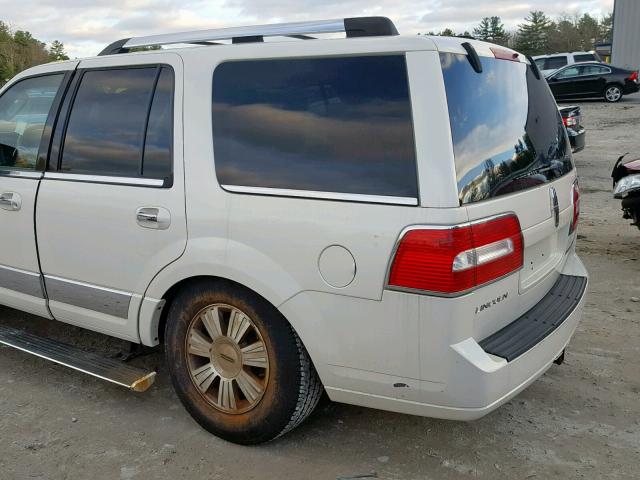 5LMFU28558LJ18414 - 2008 LINCOLN NAVIGATOR WHITE photo 9