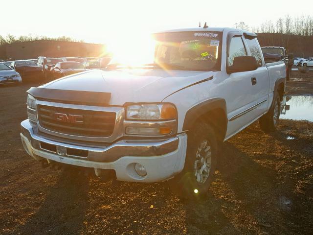 1GTEK19T77Z175483 - 2007 GMC NEW SIERRA WHITE photo 2