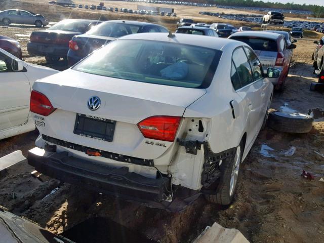 3VWLX7AJ4DM256828 - 2013 VOLKSWAGEN JETTA SEL WHITE photo 4