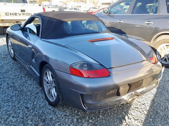 WP0CA29823U620313 - 2003 PORSCHE BOXSTER GRAY photo 3