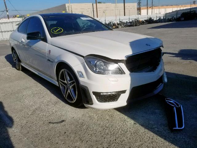 WDDGJ7HB3CF846219 - 2012 MERCEDES-BENZ C 63 AMG WHITE photo 1