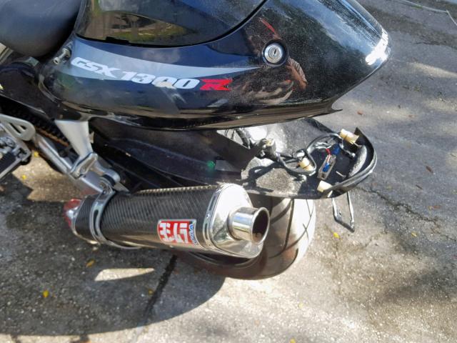 JS1GW71AX52102599 - 2005 SUZUKI GSX1300 RK GRAY photo 10