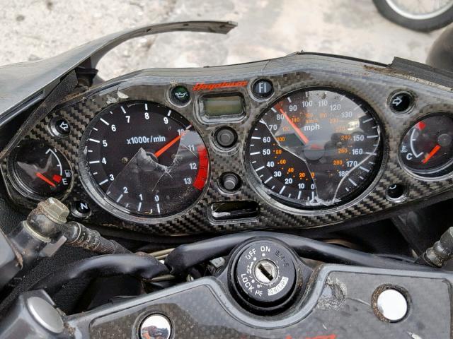 JS1GW71AX52102599 - 2005 SUZUKI GSX1300 RK GRAY photo 8