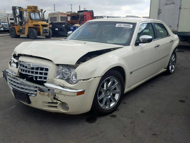 2C3AA63H05H517148 - 2005 CHRYSLER 300C WHITE photo 2