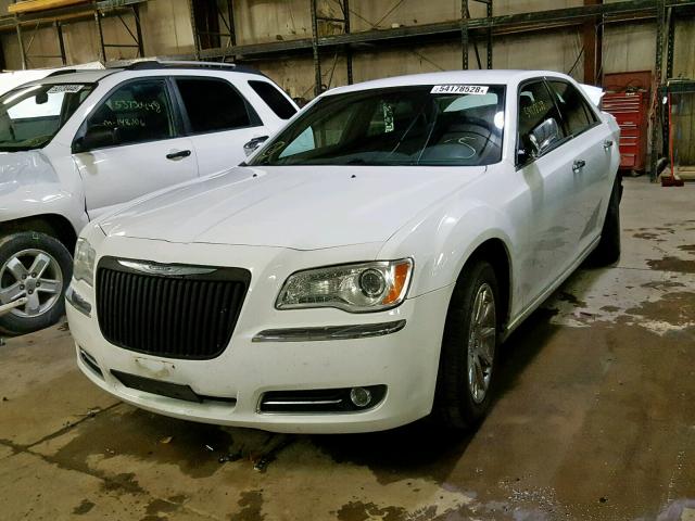 2C3CA5CG0BH585584 - 2011 CHRYSLER 300 LIMITE WHITE photo 2