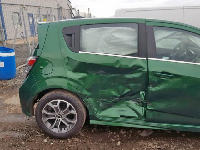 1G1JD6SB1J4132715 - 2018 CHEVROLET SONIC LT GREEN photo 9