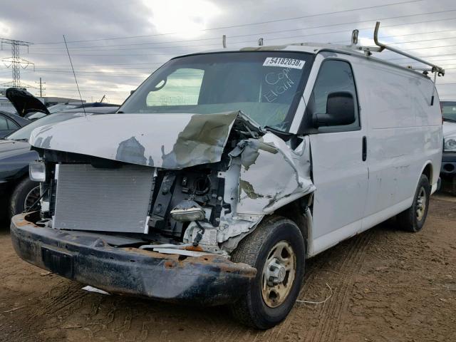 1GCFG15X151221240 - 2005 CHEVROLET EXPRESS G1 WHITE photo 2