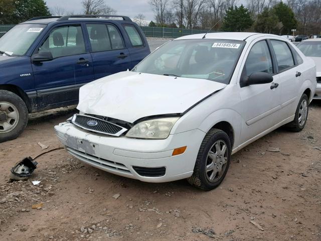 1FAFP34N47W320092 - 2007 FORD FOCUS ZX4 WHITE photo 2