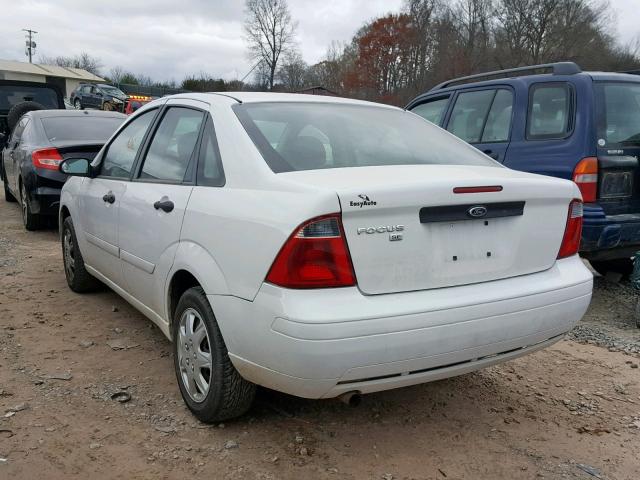 1FAFP34N47W320092 - 2007 FORD FOCUS ZX4 WHITE photo 3