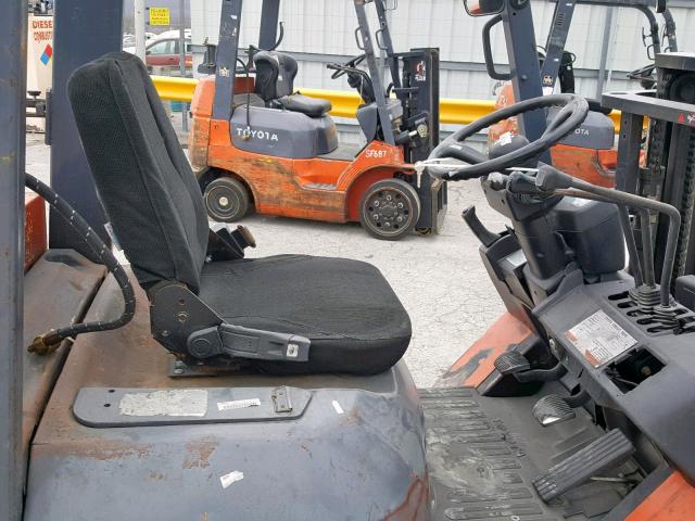 70293 - 2001 TOYOTA FORKLIFT ORANGE photo 5