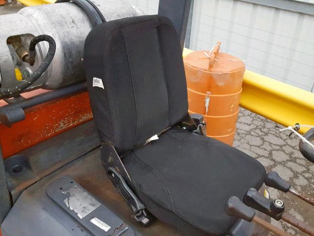 70306 - 2001 TOYOTA FORKLIFT ORANGE photo 6