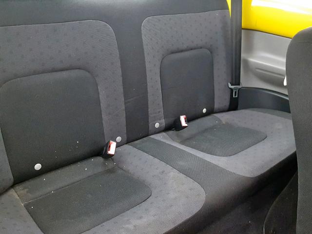 3VWBK21C52M425539 - 2002 VOLKSWAGEN NEW BEETLE 黄色 照片 6