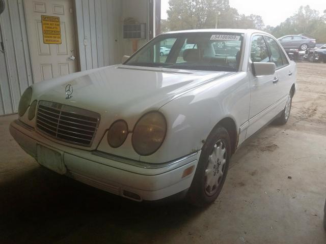 WDBJF25HXXA920928 - 1999 MERCEDES-BENZ E 300TD WHITE photo 2