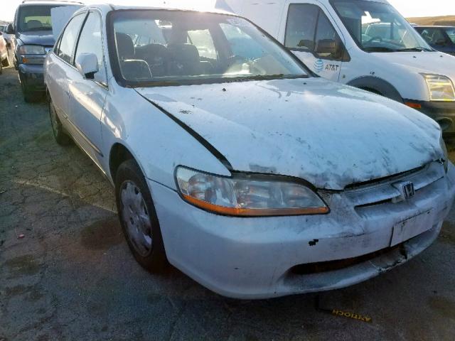 JHMCG554XXC026937 - 1999 HONDA ACCORD LX WHITE photo 1