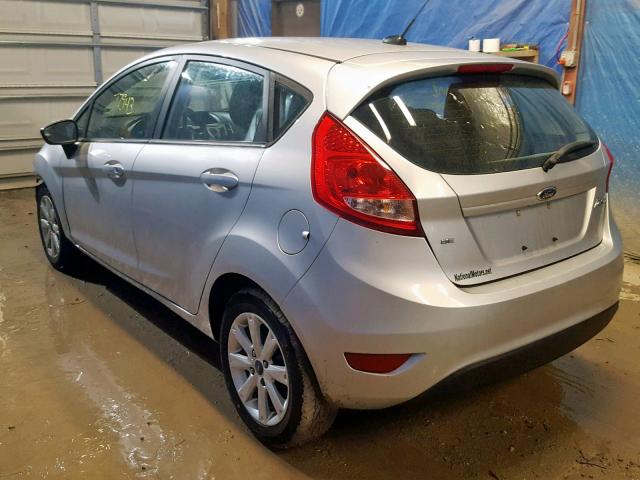 3FADP4EJ5DM158252 - 2013 FORD FIESTA SE SILVER photo 3