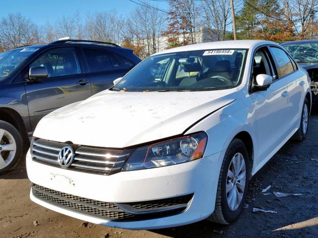 1VWAP7A35DC070631 - 2013 VOLKSWAGEN PASSAT S WHITE photo 2