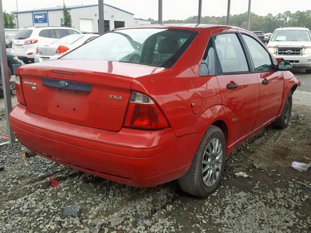 1FAFP34N45W203514 - 2005 FORD FOCUS ZX4 RED photo 4