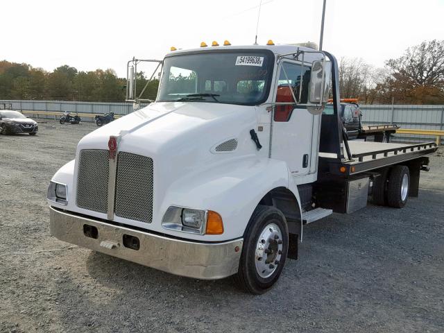 2NKMHM5H58M226600 - 2008 KENWORTH CONSTRUCTI WHITE photo 2