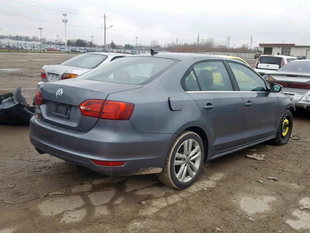 3VW467AJ0DM231562 - 2013 VOLKSWAGEN JETTA GLI GRAY photo 4