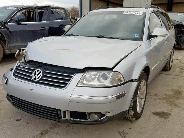 WVWVE63B74E273050 - 2004 VOLKSWAGEN PASSAT GLS SILVER photo 2