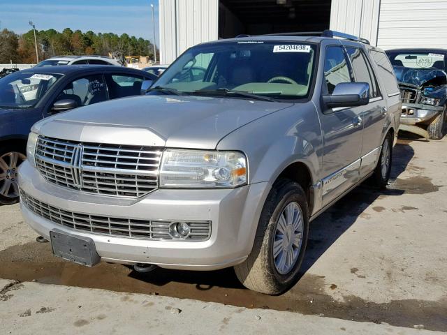 5LMFU27557LJ08188 - 2007 LINCOLN NAVIGATOR Күміс фото 2