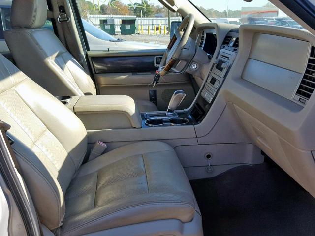 5LMFU27557LJ08188 - 2007 LINCOLN NAVIGATOR Күміс фото 5