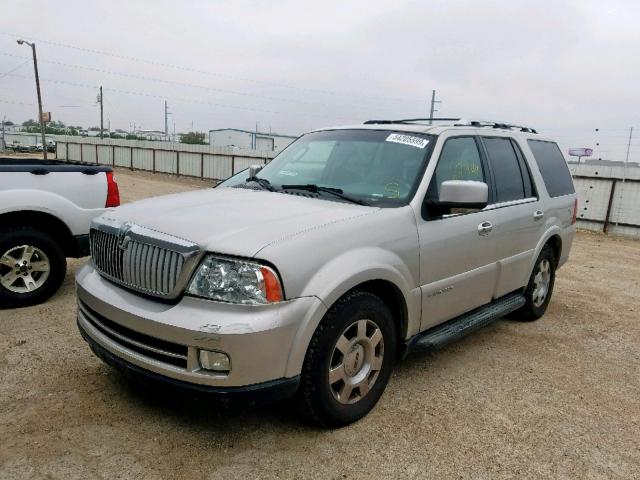 5LMFU285X5LJ16119 - 2005 LINCOLN NAVIGATOR TAN photo 2