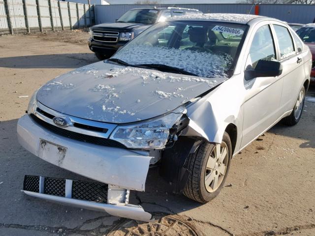 1FAHP34N18W273498 - 2008 FORD FOCUS S/SE SILVER photo 2