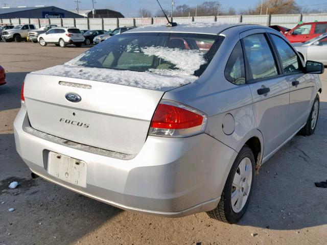 1FAHP34N18W273498 - 2008 FORD FOCUS S/SE SILVER photo 4