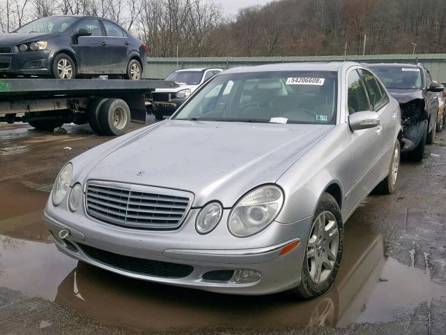 WDBUF26J75A625412 - 2005 MERCEDES-BENZ E 320 CDI SILVER photo 2