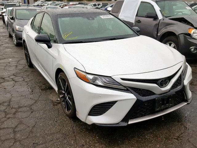 4T1B61HK7JU106289 - 2018 TOYOTA CAMRY XSE WHITE photo 1