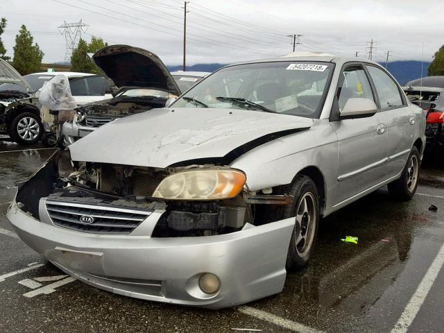 KNAFB121525172544 - 2002 KIA SPECTRA BA SILVER photo 2