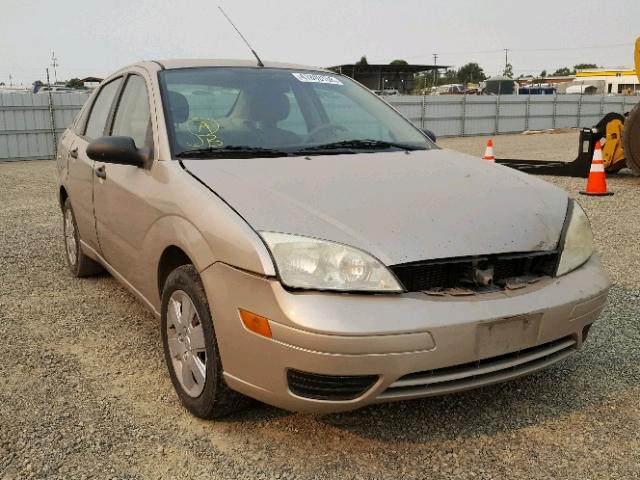 1FAFP34N46W189681 - 2006 FORD FOCUS ZX4 GOLD photo 1