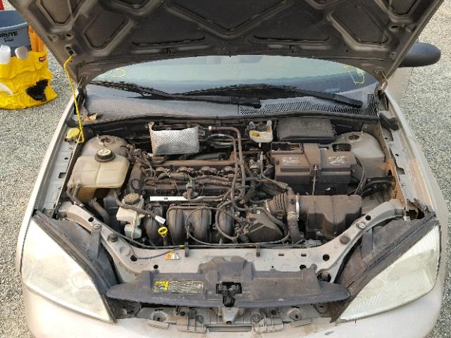 1FAFP34N46W189681 - 2006 FORD FOCUS ZX4 GOLD photo 7