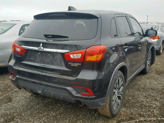 JA4AP3AU8JU000951 - 2018 MITSUBISHI OUTLANDER BLACK photo 4