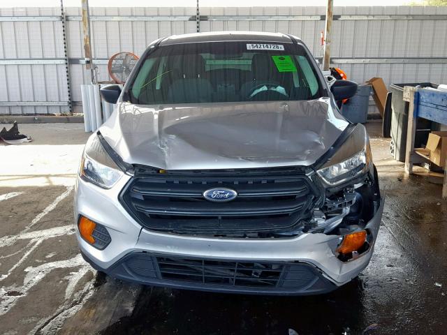 1FMCU0F73HUB36743 - 2017 FORD ESCAPE S SILVER photo 9