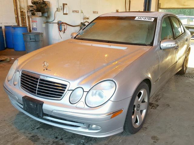 WDBUF65J85A670951 - 2005 MERCEDES-BENZ E 320 SILVER photo 2