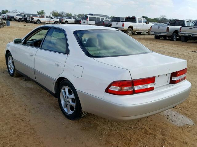 JT8BF28G715112933 - 2001 LEXUS ES 300 WHITE photo 3